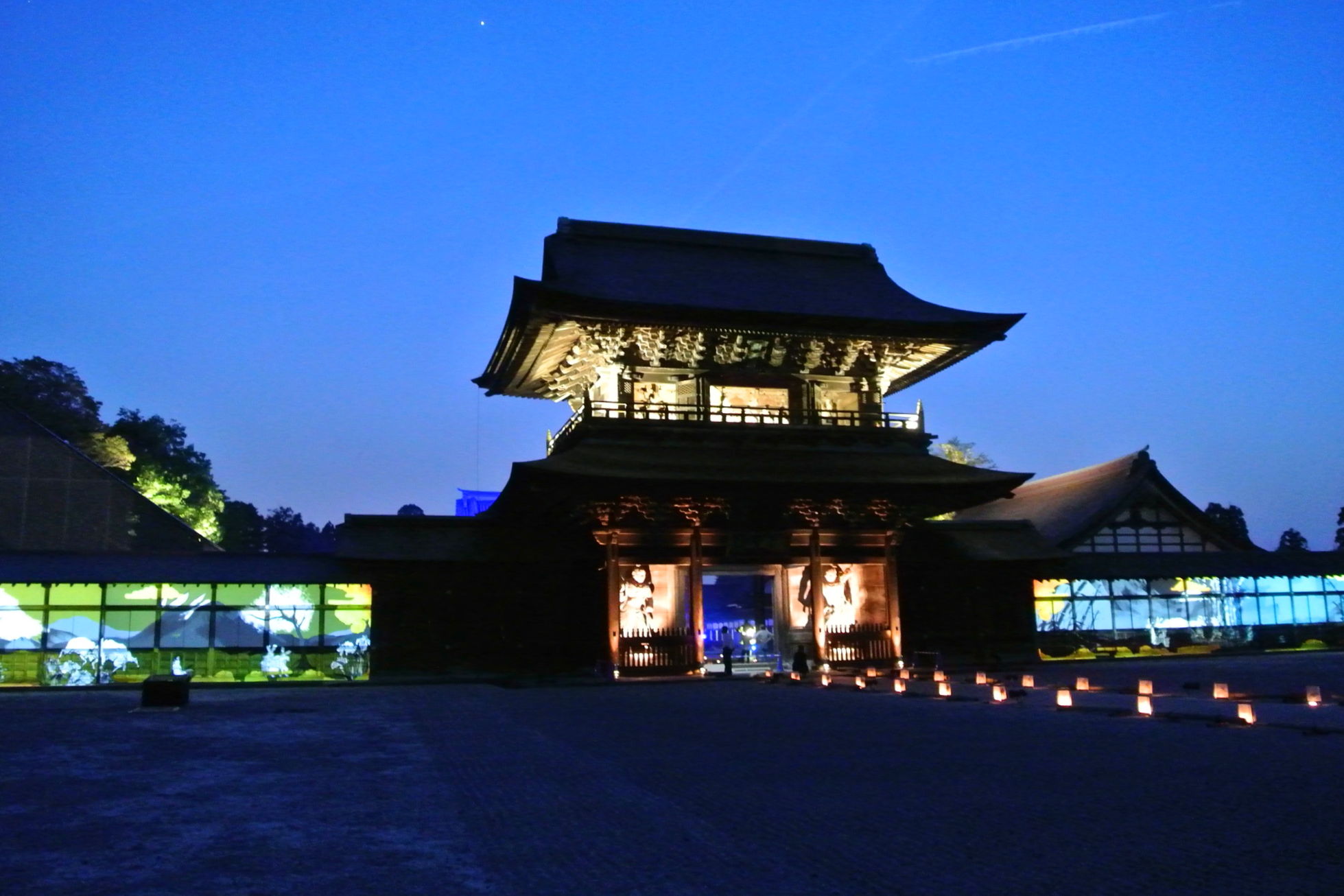 【国宝 瑞龍寺】拝観料やアクセスは?トイレの神様もいる見所まとめ | 富山の遊び場!